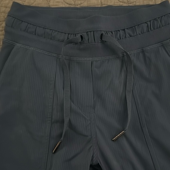 Lululemon Dance Studio Mid-rise Cropped Pant Size 0, Pitch Blue - Picture 4 of 5